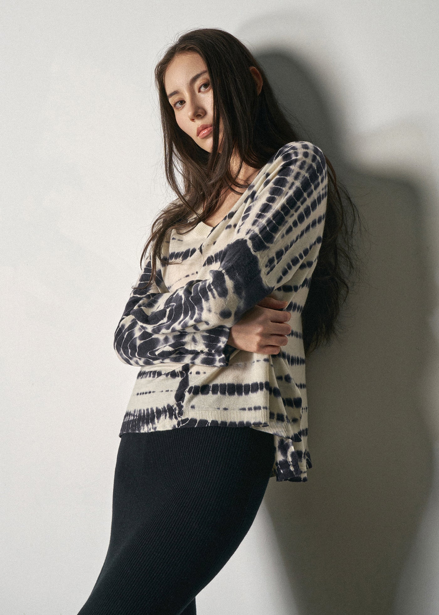 N.2119D FINE KNIT SUMMER DYE V-NECK
