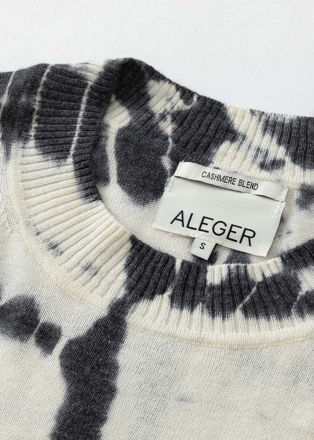 122 FINE KNIT TIE DYE SWEATER