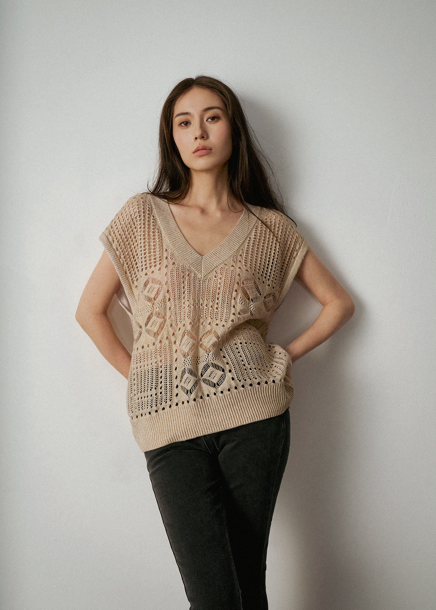 N.263 GOLD FOIL OPEN KNIT V-NECK