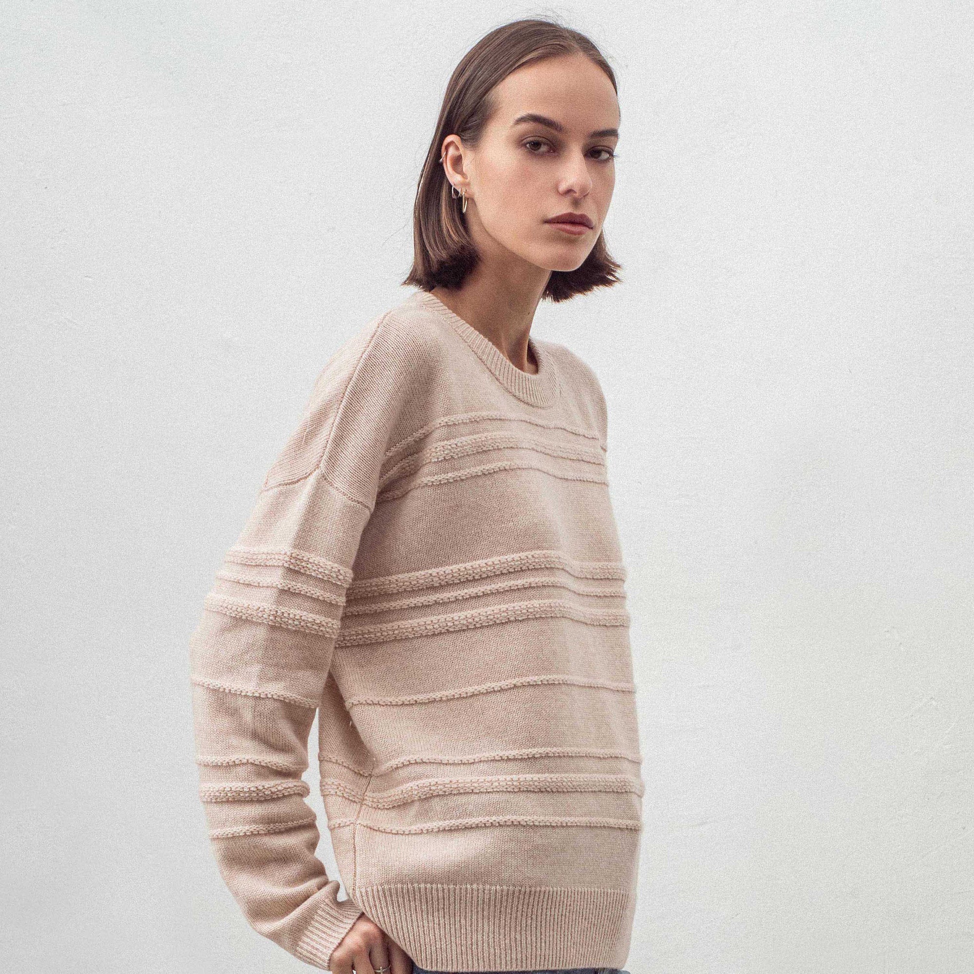 CASHMERE BLEND LOOPY OVERSIZED CREW NECK