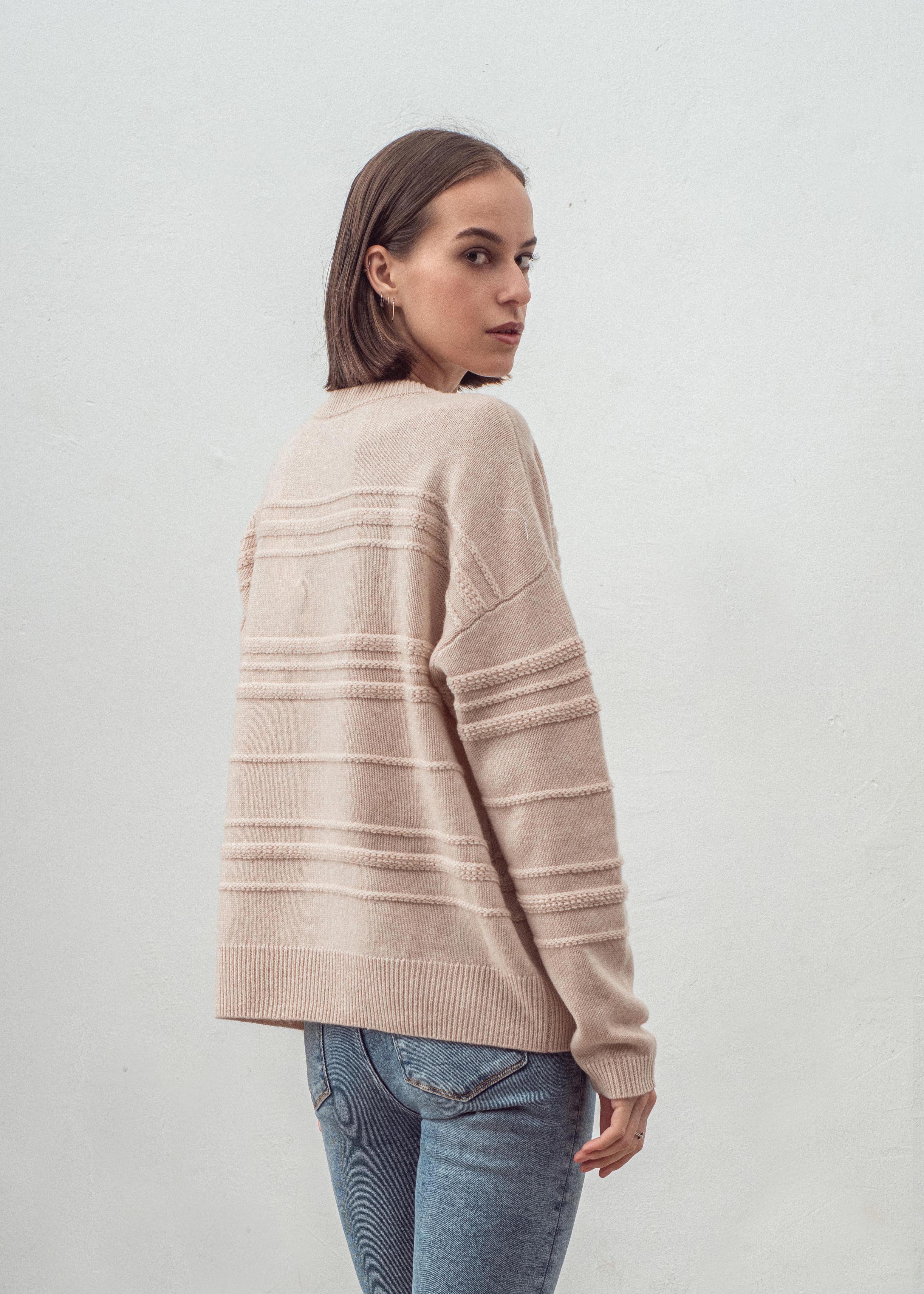 CASHMERE BLEND LOOPY OVERSIZED CREW NECK