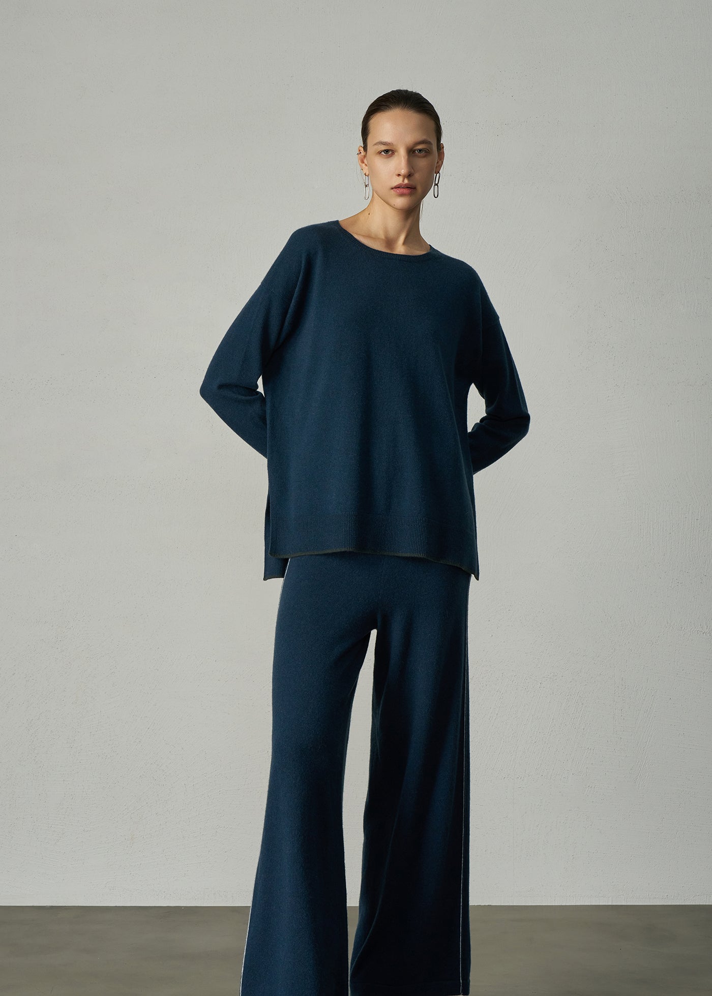 375 CASHMERE BLEND WEEKEND SWEATER SBE