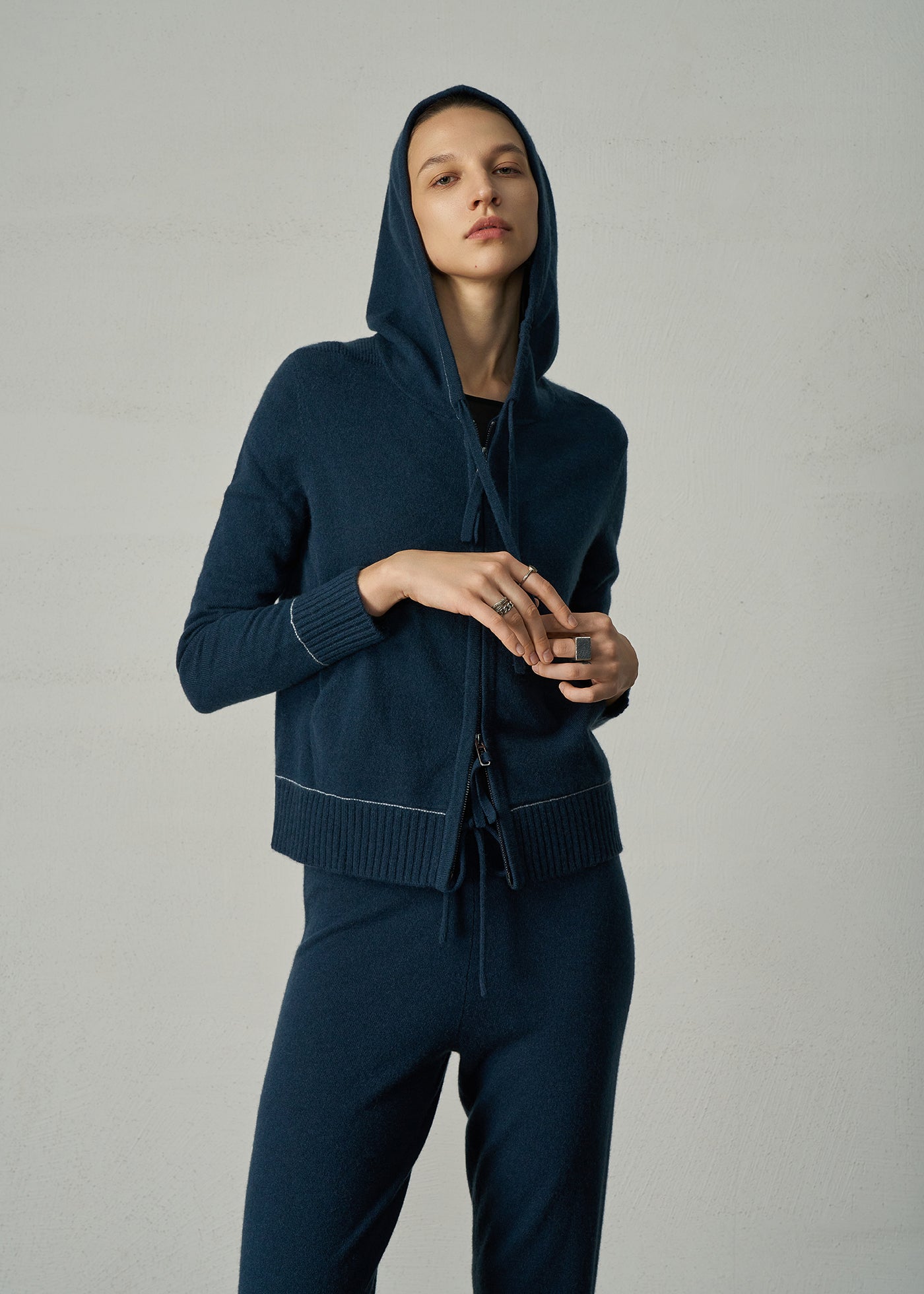 496 CASHMERE BLEND WEEKEND HOODY SBE