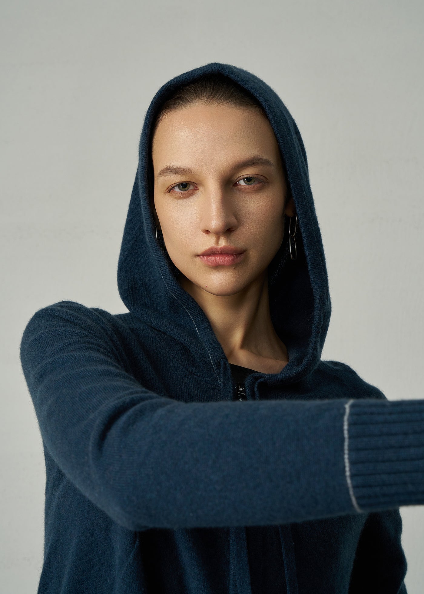 496 CASHMERE BLEND WEEKEND HOODY SBE