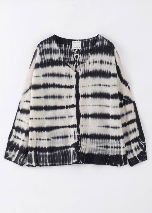 103D OVERSIZED DYE V NECK