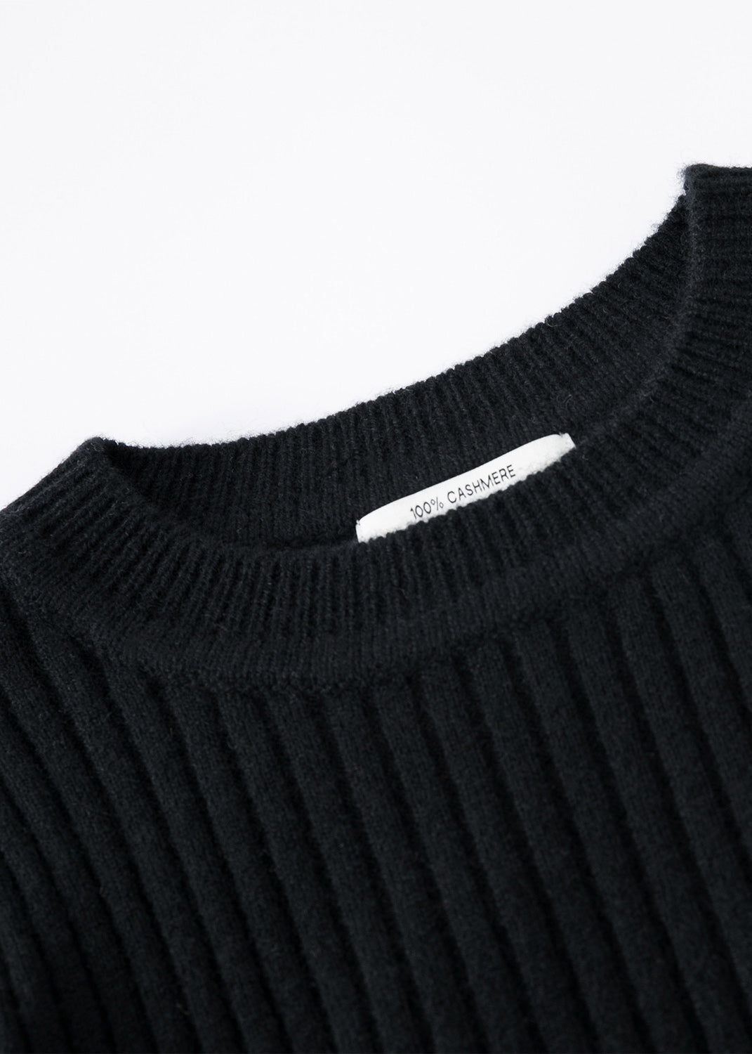 097 CASHMERE SHORT SLEEVE BLK